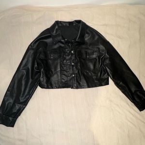 Cropped leather jacket